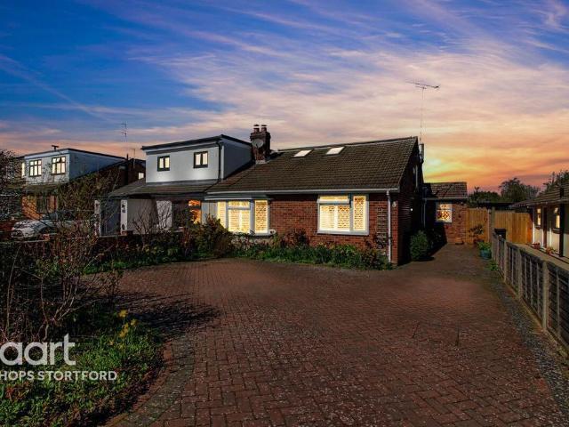 3 bedroom semi detached bungalow for sale