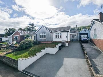 3 bedroom semi detached bungalow for sale