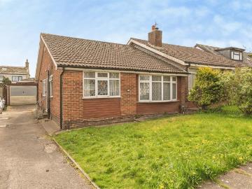 3 bedroom semi detached bungalow for sale