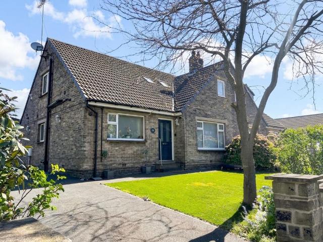 3 bedroom semi detached bungalow for sale