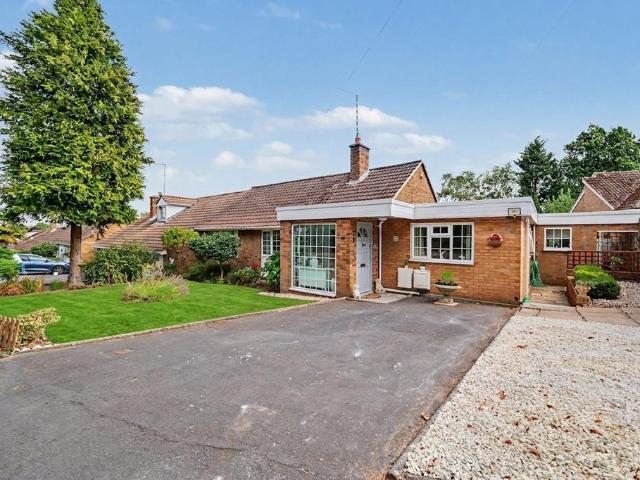 3 bedroom semi detached bungalow for sale