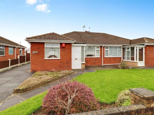 3 bedroom semi detached bungalow for sale