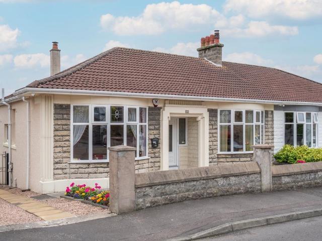 3 bedroom semi detached bungalow for sale