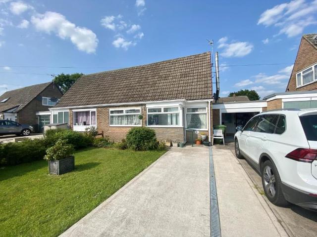 3 bedroom semi detached bungalow for sale