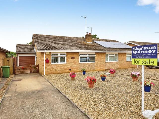 3 bedroom semi detached bungalow for sale