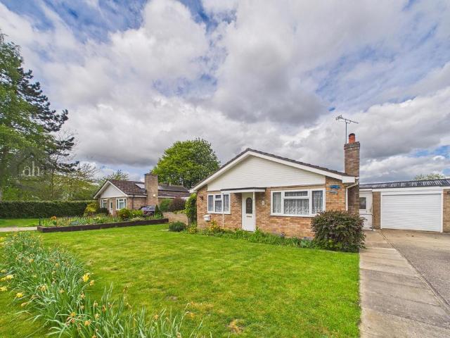 3 bedroom semi detached bungalow for sale