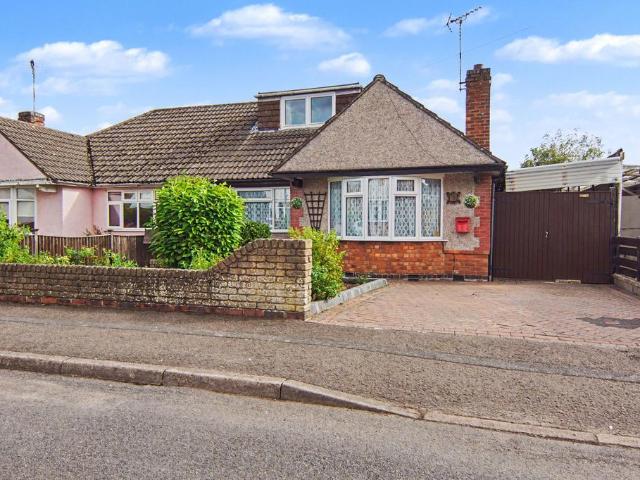 3 bedroom semi detached bungalow for sale