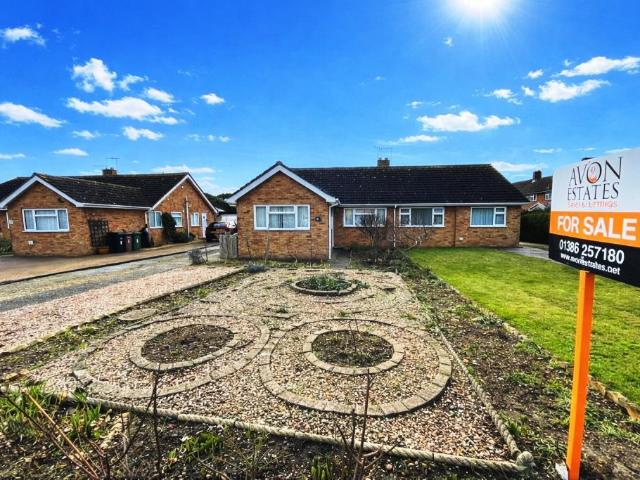 3 bedroom semi detached bungalow for sale