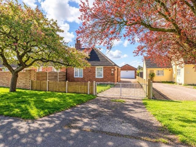 3 bedroom semi detached bungalow for sale