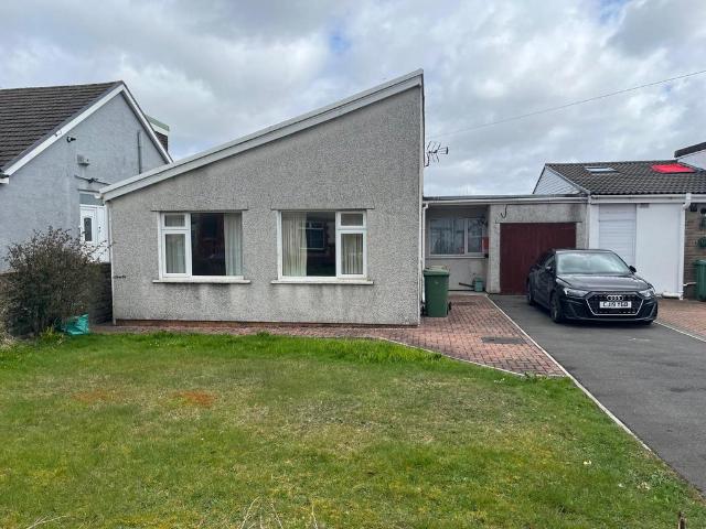 3 bedroom semi detached bungalow for sale