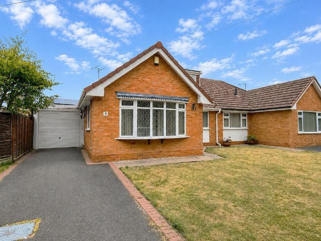3 bedroom semi detached bungalow for sale