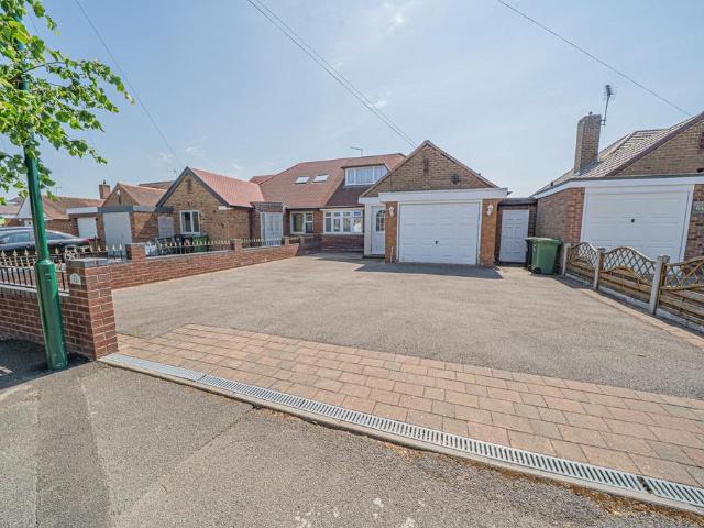 3 bedroom semi detached bungalow for sale