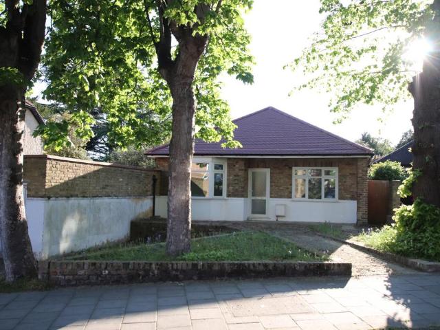 3 bedroom semi detached bungalow for sale