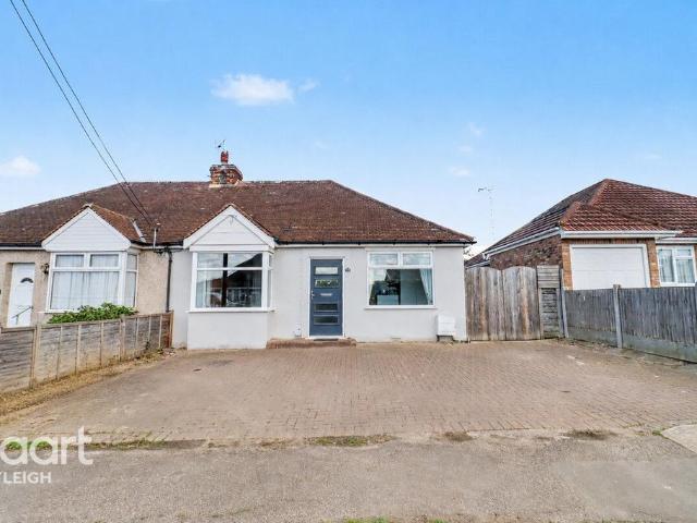 3 bedroom semi detached bungalow for sale