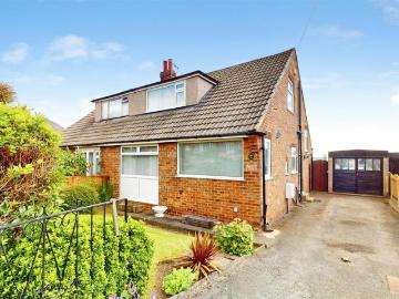 3 bedroom semi detached bungalow for sale