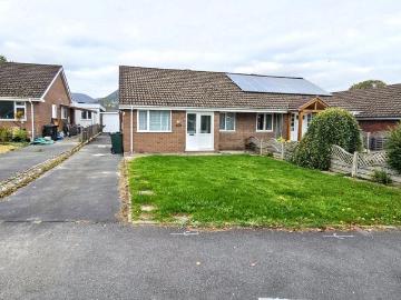 3 bedroom semi detached bungalow for sale