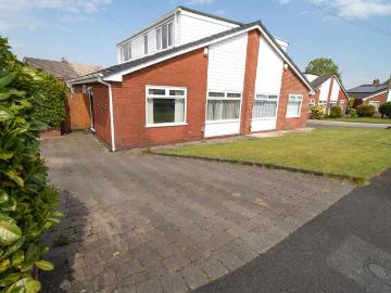 3 bedroom semi detached bungalow for sale