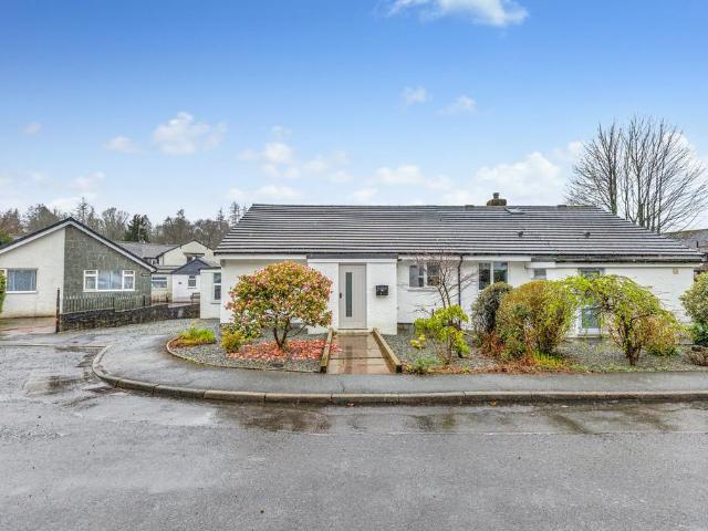 3 bedroom semi detached bungalow for sale