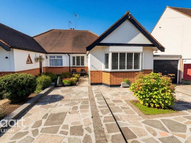 3 bedroom semi detached bungalow for sale