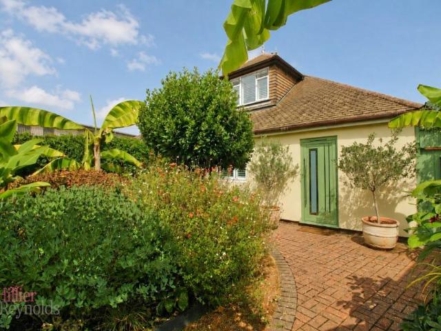 3 bedroom semi detached bungalow for sale