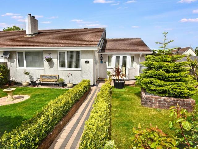 3 bedroom semi detached bungalow for sale