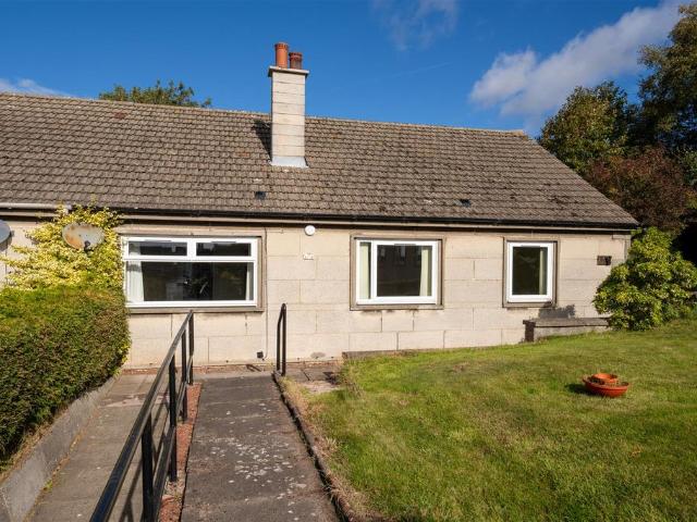 3 bedroom semi detached bungalow for sale