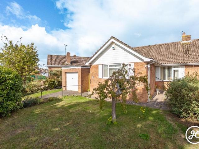 3 bedroom semi detached bungalow for sale