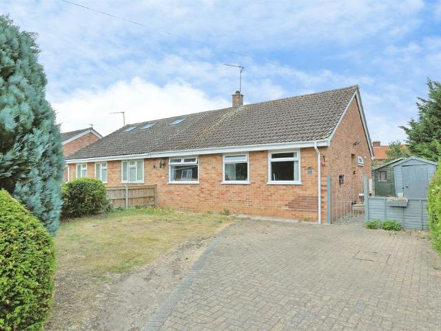 3 bedroom semi detached bungalow for sale