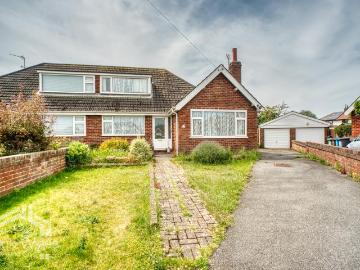 3 bedroom semi detached bungalow for sale