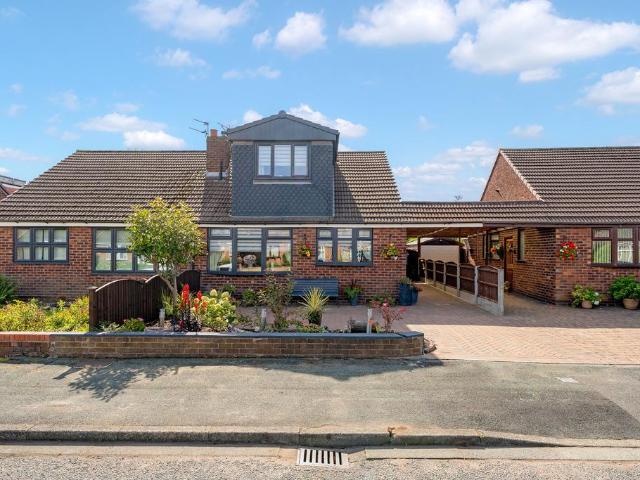 3 bedroom semi detached bungalow for sale