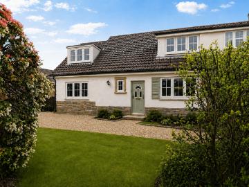 3 bedroom semi detached bungalow for sale
