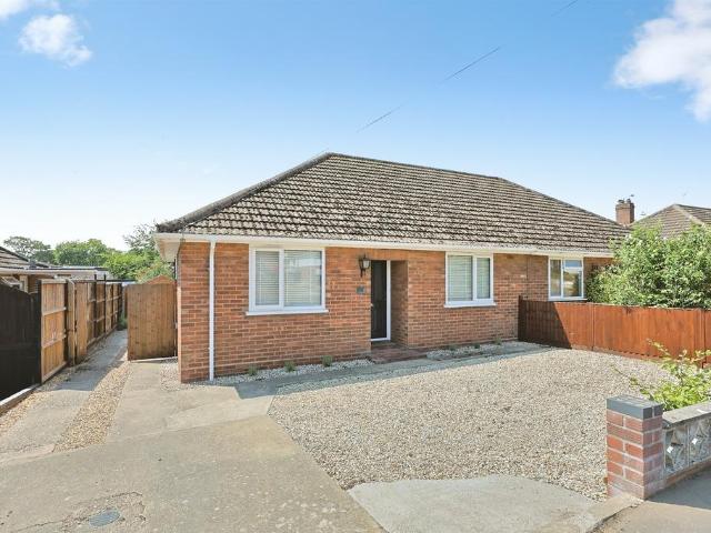 3 bedroom semi detached bungalow for sale