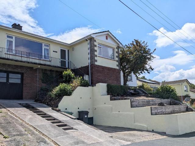 3 bedroom semi detached bungalow for sale