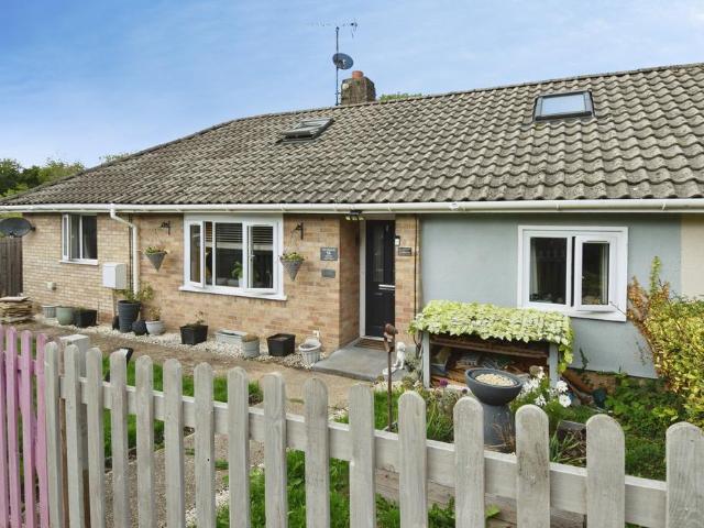 3 bedroom semi detached bungalow for sale