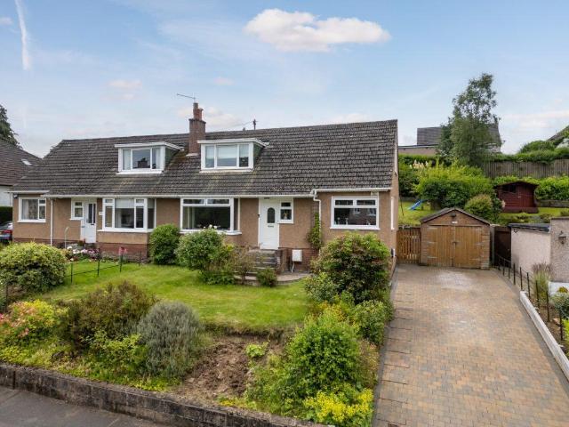 3 bedroom semi detached bungalow for sale