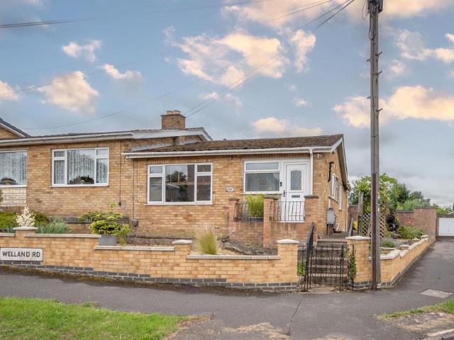 3 bedroom semi detached bungalow for sale