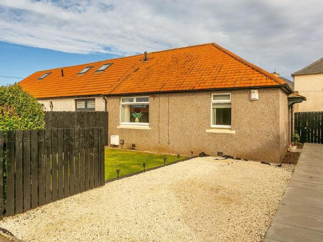 3 bedroom semi detached bungalow for sale