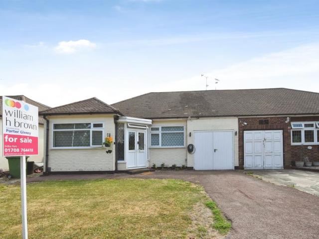 3 bedroom semi detached bungalow for sale