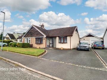 3 bedroom semi detached bungalow for sale