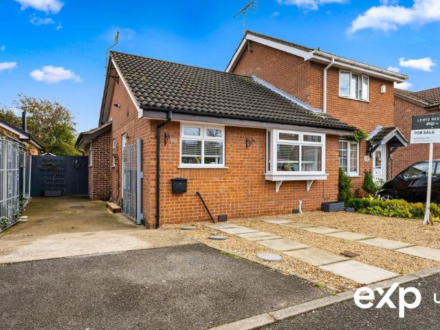 3 bedroom semi detached bungalow for sale