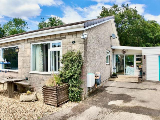 3 bedroom semi detached bungalow for sale