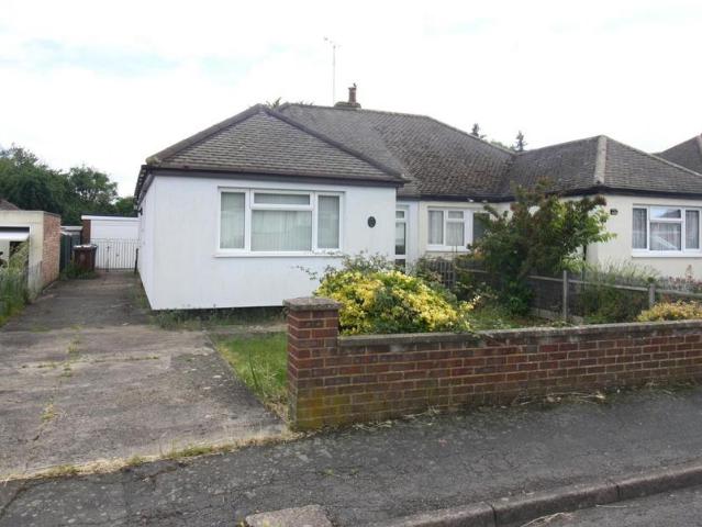 3 bedroom semi detached bungalow for sale