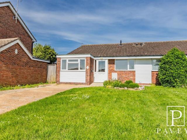 3 bedroom semi detached bungalow for sale