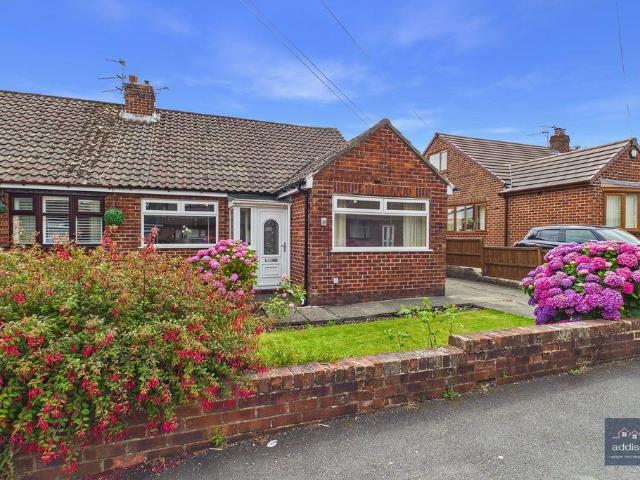 3 bedroom semi detached bungalow for sale