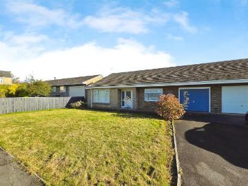 3 bedroom semi detached bungalow for sale