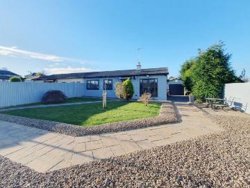 3 bedroom semi detached bungalow for sale