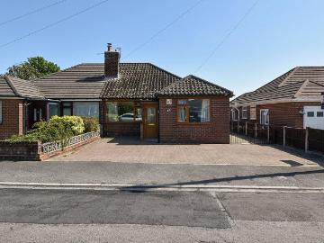 3 bedroom semi detached bungalow for sale