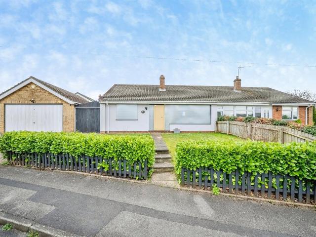 3 bedroom semi detached bungalow for sale