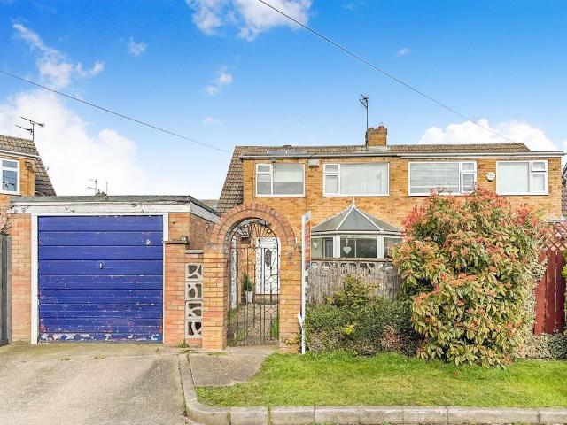 3 bedroom semi detached bungalow for sale