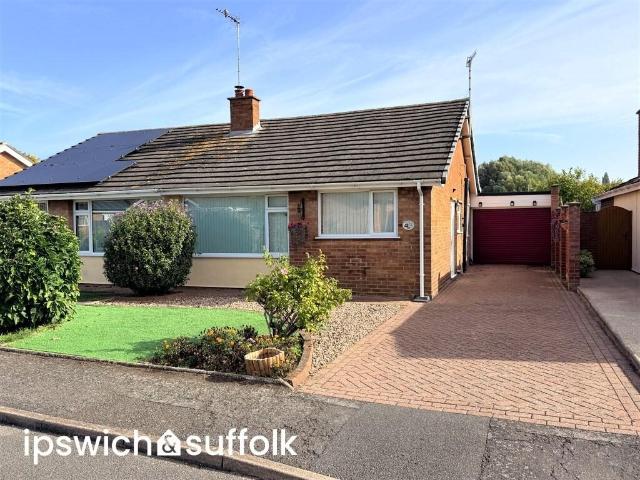 3 bedroom semi detached bungalow for sale